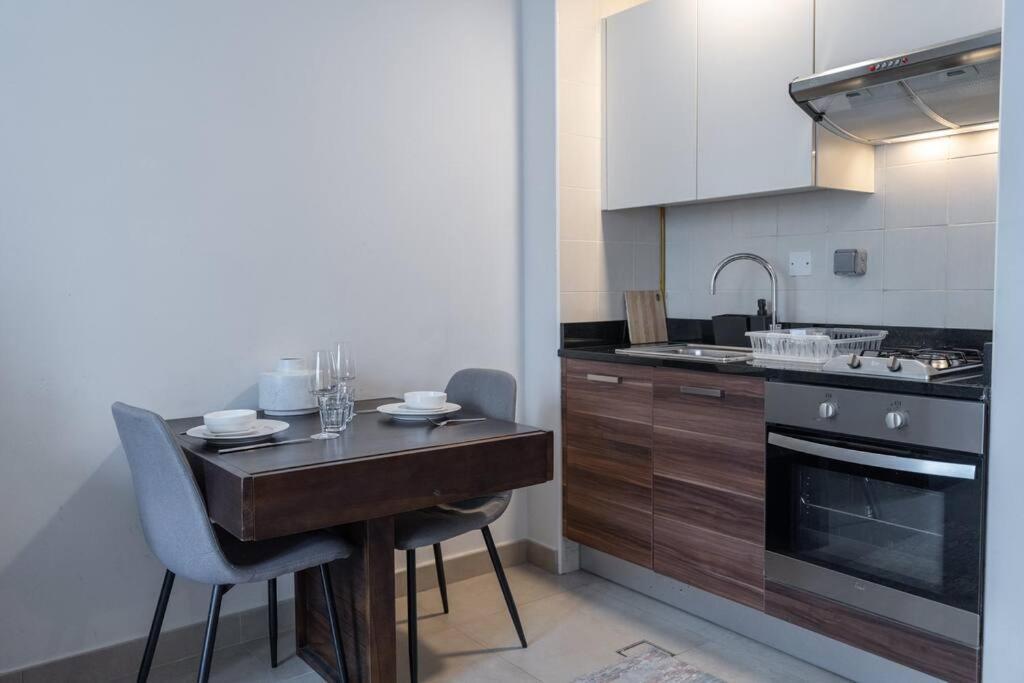 Cozy Studio In Sparkle Tower Jbr By Suiteable Dubai Exteriör bild