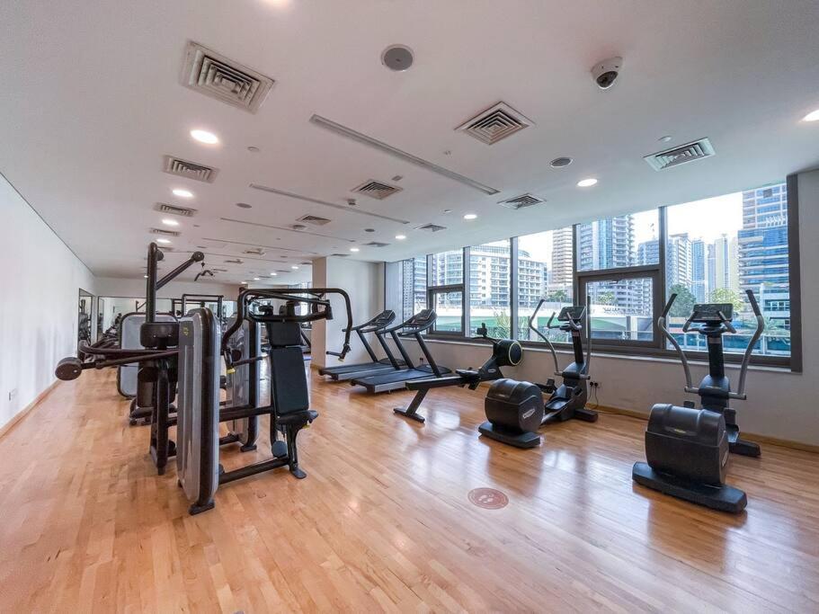 Cozy Studio In Sparkle Tower Jbr By Suiteable Dubai Exteriör bild