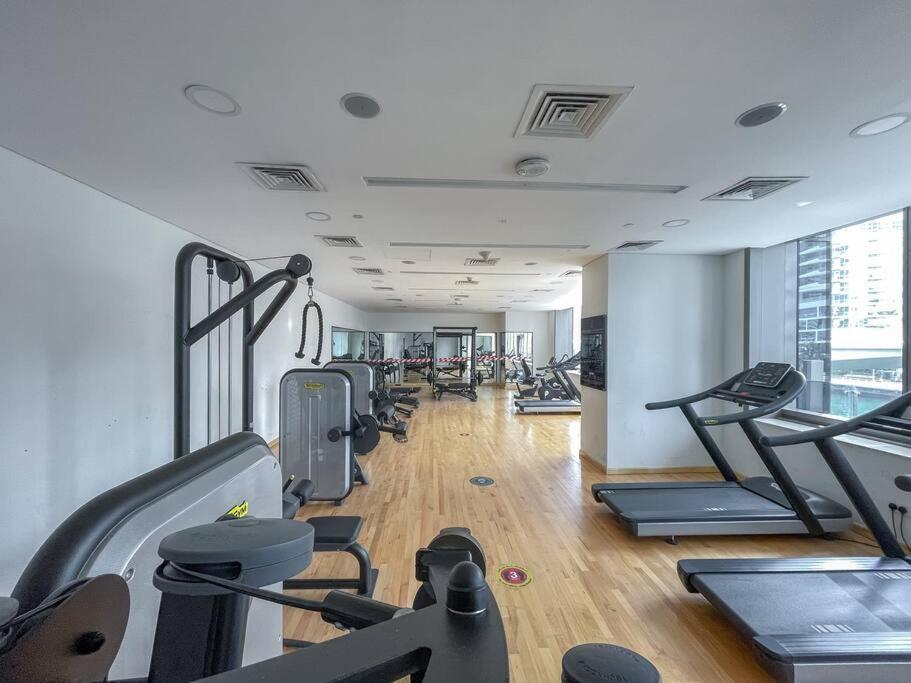 Cozy Studio In Sparkle Tower Jbr By Suiteable Dubai Exteriör bild